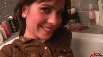 Rub-A-Dub Leony In The Tub Screencap 28 on www.sinx.com