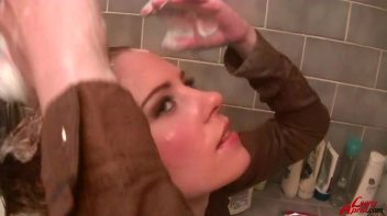 Rub-A-Dub Leony In The Tub Screencap 61 on www.sinx.com