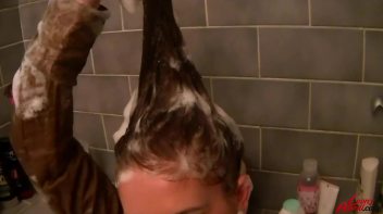 Rub-A-Dub Leony In The Tub Screencap 65 on www.sinx.com