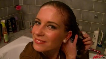 Rub-A-Dub Leony In The Tub Screencap 75 on www.sinx.com