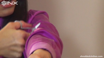 Shredding So She Can Cum Screencap 12 on www.sinx.com