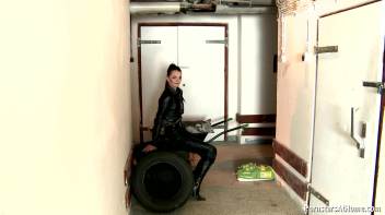 Choke Me, Rip Me, Pull My Hair! Screencap 1 on www.sinx.com