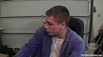 Pissed Off and Pissed On Screencap 4 on www.sinx.com