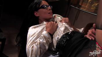 Sexy Secretary Gobbles His Manhood Screencap 37 on www.sinx.com