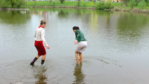 Latest deal - Messy Catfight Ends Up In The Pond