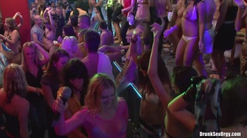 Bikini Beach Balls Part 6 - Main Edit Screencap 107 on www.sinx.com