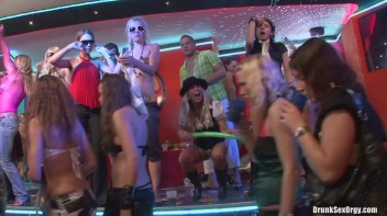 Bikini Beach Balls Part 6 - Main Edit Screencap 123 on www.sinx.com