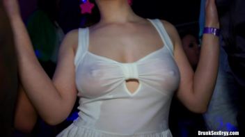 International Summer Lovin' Part 1 - Main Edit Screencap 45 on www.sinx.com