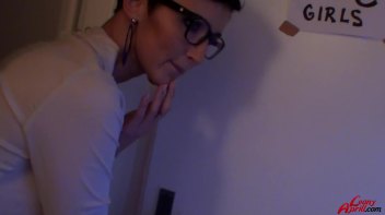 Piss And Fist Play In The Lady's Room Screencap 1 on www.sinx.com