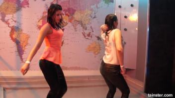 Wet and Shiny Screencap 53 on www.sinx.com