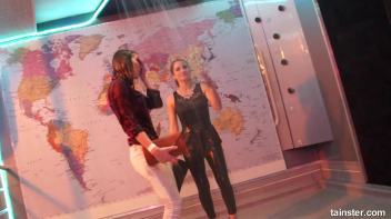 Wet and Shiny Screencap 67 on www.sinx.com