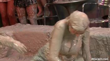 No One Leaves The Mud Pit Dry! Screencap 22 on www.sinx.com