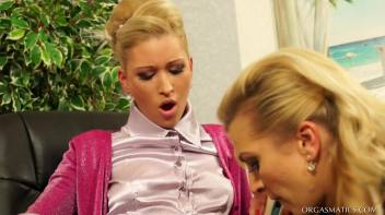 Orgasmatic Style Massage Screencap 49 on www.sinx.com