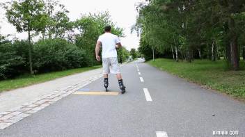 Rollerbladers take a break Screencap 1 on www.sinx.com