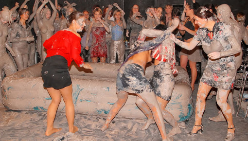 Latest deal - Mud Thirsty Mob Of Honies