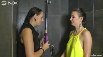 Cuties Share Sudsy Shower Time Screencap 30 on www.sinx.com
