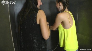 Cuties Share Sudsy Shower Time Screencap 6 on www.sinx.com