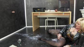 Covered in Cum Screencap 68 on www.sinx.com
