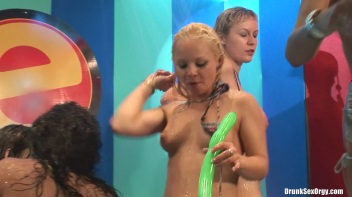 Bikini Beach Balls Part 6 - Cam 4 Screencap 37 on www.sinx.com