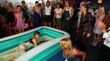 Amazing Oil Wrestling Event Screencap 11 on www.sinx.com