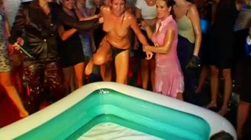 Amazing Oil Wrestling Event Screencap 64 on www.sinx.com