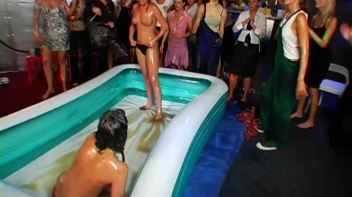 Amazing Oil Wrestling Event Screencap 67 on www.sinx.com