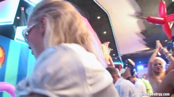 Bikini Beach Balls Part 2 - Cam 4 Screencap 86 on www.sinx.com