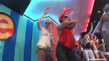 Bikini Beach Balls Part 2 - Cam 4 Screencap 87 on www.sinx.com