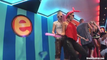 Bikini Beach Balls Part 2 - Cam 4 Screencap 88 on www.sinx.com