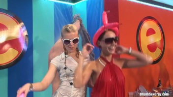 Bikini Beach Balls Part 2 - Cam 4 Screencap 90 on www.sinx.com