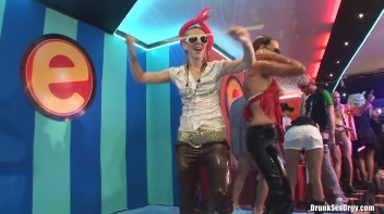 Bikini Beach Balls Part 2 - Cam 4 Screencap 111 on www.sinx.com