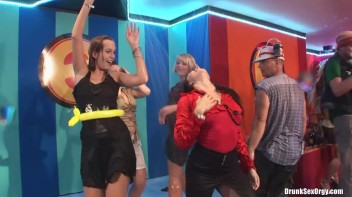 Bikini Beach Balls Part 2 - Cam 4 Screencap 36 on www.sinx.com