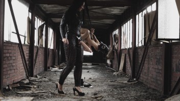 Hängend  der Herrin ausgeliefert Screencap 27 on www.sinx.com