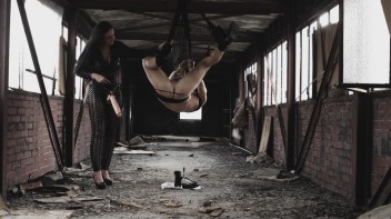 Hängend  der Herrin ausgeliefert Screencap 15 on www.sinx.com