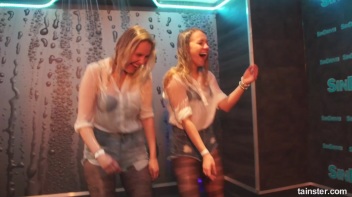 They Love It Wet and Frisky! Screencap 50 on www.sinx.com