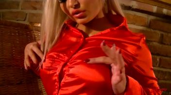 Sexy Solo Piss-Play Jenna Screencap 7 on www.sinx.com