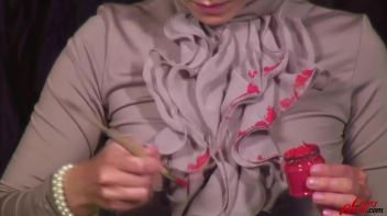 Paint Me Pretty Pussy Spreader Screencap 27 on www.sinx.com