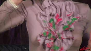 Paint Me Pretty Pussy Spreader Screencap 33 on www.sinx.com