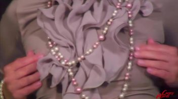 Paint Me Pretty Pussy Spreader Screencap 4 on www.sinx.com