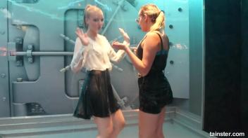 Wet girls turn me on Screencap 22 on www.sinx.com