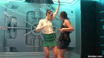 Wet girls turn me on Screencap 36 on www.sinx.com