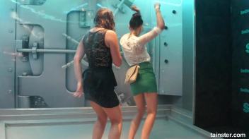 Wet girls turn me on Screencap 37 on www.sinx.com