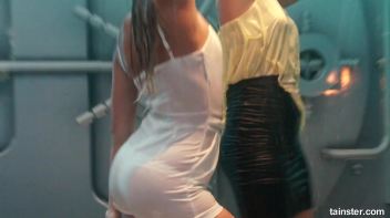 Wet girls turn me on Screencap 62 on www.sinx.com