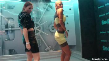 Wet girls turn me on Screencap 74 on www.sinx.com