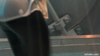 Wet girls turn me on Screencap 8 on www.sinx.com