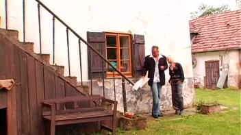 Sharka Blue Turns Yellow! Screencap 3 on www.sinx.com