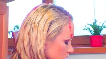 Nika's Syrup Insanity Screencap 16 on www.sinx.com