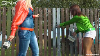Catfight Turns Messy As Best Friends Get Painted - Cam 2 Screencap 8 on www.sinx.com