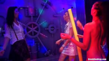 International Summer Lovin' Part 5 - Shower Cam Screencap 80 on www.sinx.com