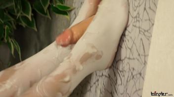 Sealing The Deal With Some Lesbo Creaminess Screencap 77 on www.sinx.com